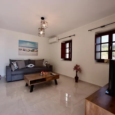 Sunset View Stone House, Mani Tatil Evi *