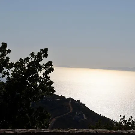 بيت للعطل Sunset View Stone House, Mani أريبوليس