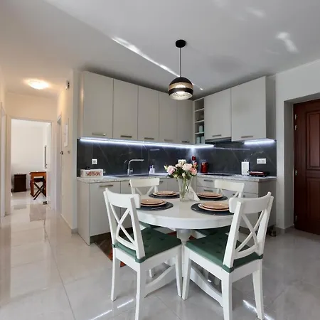 Sunset View Stone House, Mani Casa de Férias