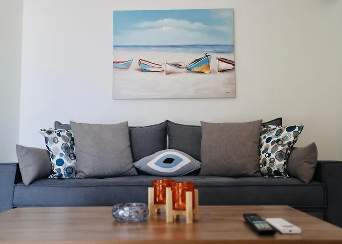 Sunset View Stone House, Mani בית נופש *