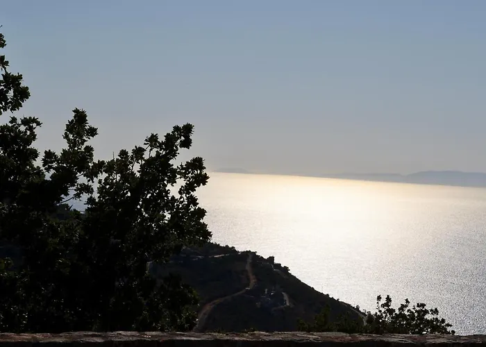 Semesterbostad Sunset View Stone House, Mani Areopoli